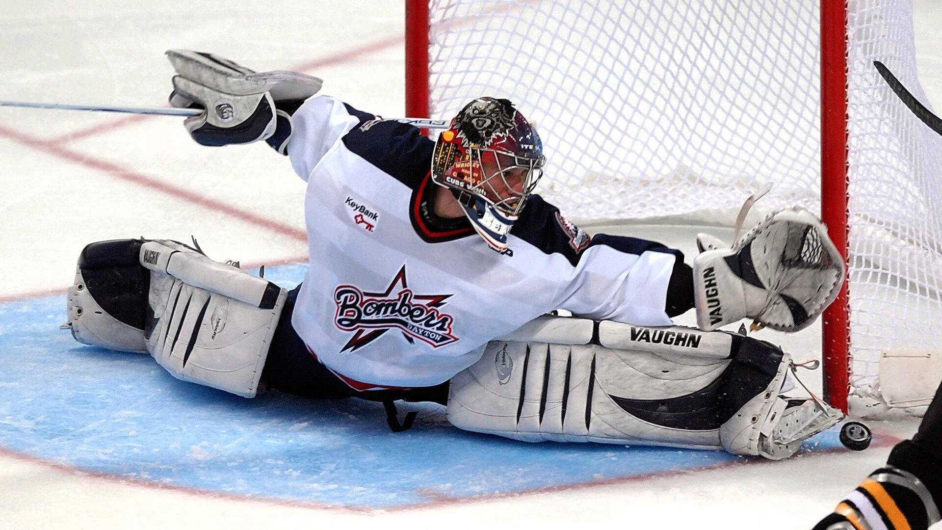 -西亚卡姆在加拿大队比赛中出色发挥，比赛规则变更引发热议！观众掌声雷动